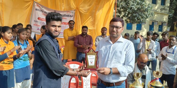 विजयीपुर में “मेरा युवा भारत” खेल महोत्सव: कबड्डी में हथुआ की धमाकेदार जीत, बेटियों ने लहराया परचम