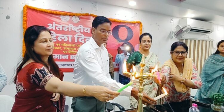 बेगूसराय में अंतर्राष्ट्रीय महिला दिवस पर भव्य सम्मान समारोह,उत्कृष्ट कार्य करने वाली महिलाओं को किया गया सम्मानित