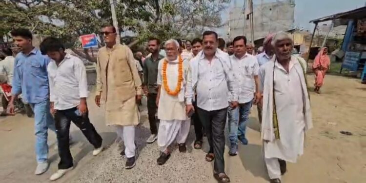 दूसरे दिन निवर्तमान अध्यक्ष ने भरा नामांकन, समर्थकों की उमड़ी भीड़