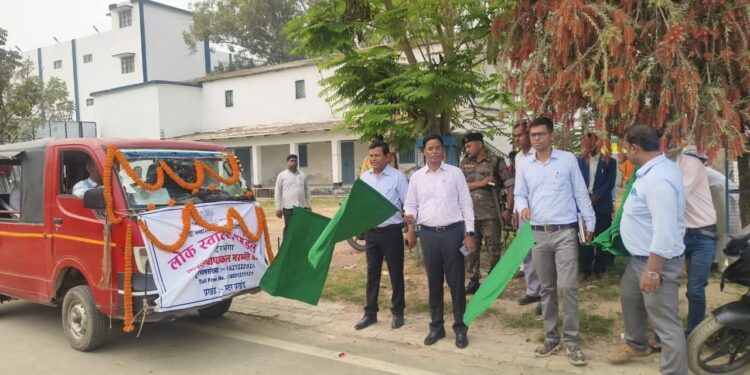 चलंत चापाकल मरम्मती दल प्रखंड क्षेत्रों के लिए रवाना