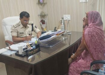 गोपालगंज: पुलिस कार्यालय में जन शिकायतों पर त्वरित सुनवाई, लोगों की समस्याएं सुनी गई