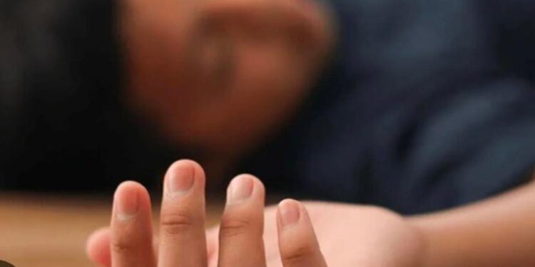 तेज रफ्तार ट्रक ने ली मासूम की जान: परीक्षा देकर घर लौट रहे छात्र की दर्दनाक मौत, ग्रामीणों का फूटा गुस्सा