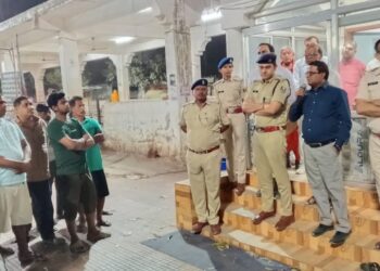 थावे मंदिर में चैत्र नवरात्र की तैयारी तेज: मंदिर परिसर में अगरबत्ती जलाने और गाड़ियों की एंट्री पर रहेगा बैन।