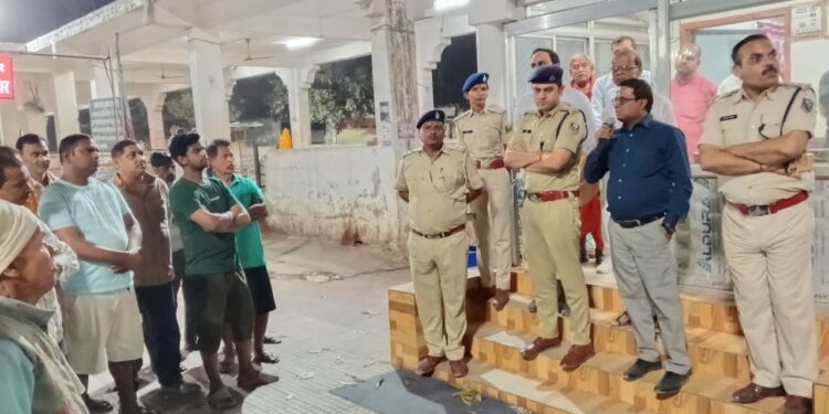 थावे मंदिर में चैत्र नवरात्र की तैयारी तेज: मंदिर परिसर में अगरबत्ती जलाने और गाड़ियों की एंट्री पर रहेगा बैन।