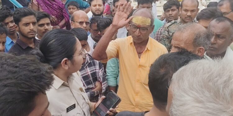 भोरे में गैस एजेंसी पर फूटा गुस्सा, वायरलेस मोड़ पर घंटों चक्का जाम