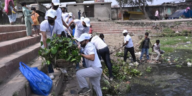 गंगा स्वच्छता पखवाड़ा के अंतर्गत लक्ष्मी सागर तालाब पर वृहद स्वच्छता अभियान आयोजित