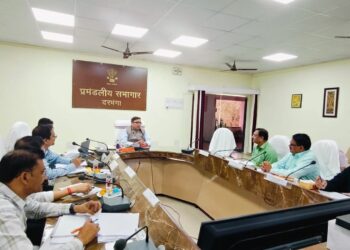 आयुक्त की अध्यक्षता में स्वास्थ्य विभाग के कार्यों की विस्तृत समीक्षात्मक बैठक आयोजित