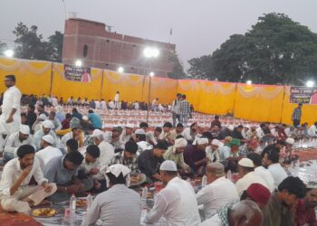 नौतन ब्लॉक उपप्रमुख ने किया इफ्तार पार्टी का आयोजन, सैकड़ों रोजेदार हुए शामिल