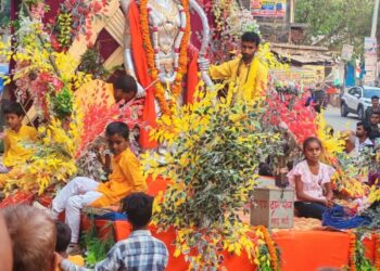 कटेया में रामनवमी पर निकली भव्य शोभायात्रा, हजारों राम भक्त हुए शामिल