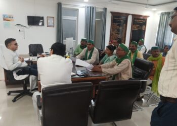 भारतीय किसान यूनियन ने समस्याओं को लेकर मंडलायुक्त को सौंपा ज्ञापन