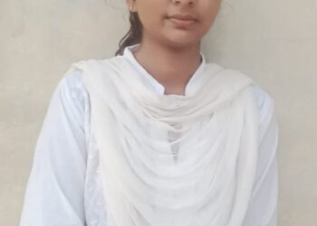 कटेया की बेटियों का कमाल: प्रियंशी ने 448 और प्रिया ने 445 अंक लाकर रचा नया इतिहास