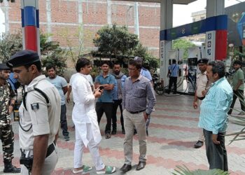 गोपालगंज: ईंधन आपूर्ति को लेकर प्रशासन सख्त, अफवाहों पर न दें ध्यान।