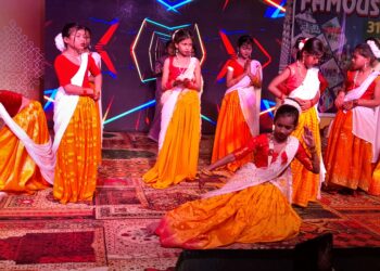 धूमधाम से मनाई गई फेमस पब्लिक स्कूल की 9वीं वर्षगांठ