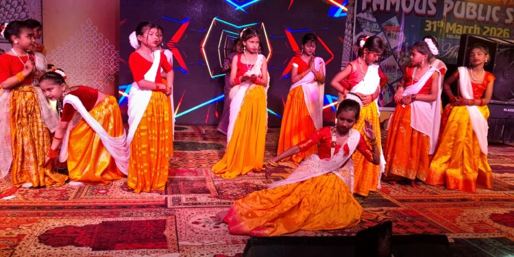 धूमधाम से मनाई गई फेमस पब्लिक स्कूल की 9वीं वर्षगांठ