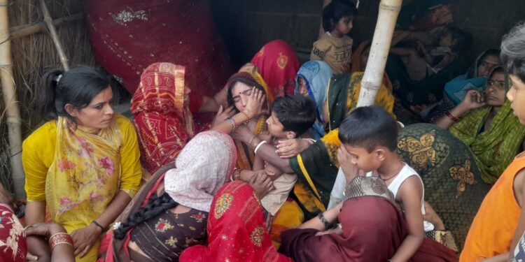 देवनचक में स्कूल वाहन की चपेट में आकर उसी के छात्र की मौत