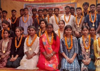 फेमस पब्लिक स्कूल में प्रतिभा सम्मान समारोह का हुआ आयोजन