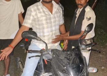 नौतन में पुलिस का सख्त वाहन जांच अभियान, अपराध पर लगाम लगाने की मुहिम तेज