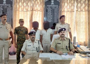 नवगछिया पुलिस ने ज्वेलरी चोरी का खुलासा किया:24 घंटे में दो आरोपी गिरफ्तार, चांदी-नकदी बरामद
