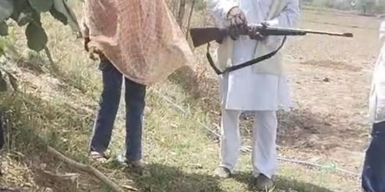 अतर्रा में महिला को दबंग ने दी जान-माल की धमकी महिला ने थाने में तहरीर दी, मुकदमा दर्ज करने की मांग