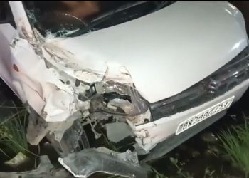 भोरे में बड़ा सड़क हादसा टला, तेज रफ्तार कार ने मिनी ट्रक में मारी जोरदार टक्कर