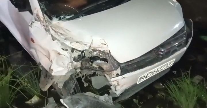 भोरे में बड़ा सड़क हादसा टला, तेज रफ्तार कार ने मिनी ट्रक में मारी जोरदार टक्कर