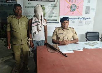 खगड़िया में अवैध हथियार के साथ कुख्यात अपराधी गिरफ्तार, घर से मिला देशी कट्टा और कारतूस