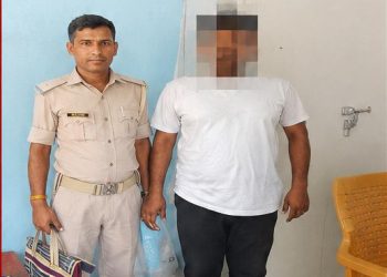 थानाध्यक्ष के नाम पर केस से मुक्ति दिलाने का झांसा देकर अवैध वसूली करने वाला जालसाज गिरफ्तार, एक लाख रुपये और मोबाइल जब्त!