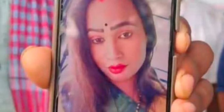 गोपालगंज में नाच प्रोग्राम के दौरान लौंडा डांसर को पेट में मारी गोली, मौत, इलाके में हड़कंप।