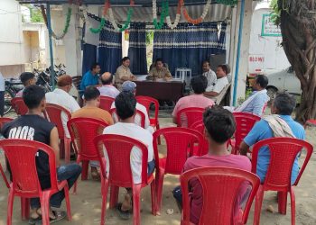 गोपालगंज पुलिस की बड़ी पहल: मुहर्रम पर शांति और सौहार्द बनाए रखने के लिए जादोपुर थाने में हुई शांति समिति की बैठक।