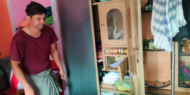 गोपालगंज में दुस्साहस: घर में घुसकर महिला को बनाया बंधक, चाकू की नोक पर ₹7 लाख के जेवरात लूट ले गए बदमाश।