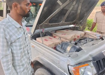 10 पेटी देशी शराब के साथ बोलेरो जब्त, चालक गिरफ्तार
