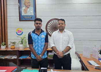 कटेया के लाल रितेश कुमार प्रभात को डीएम ने किया सम्मानित, बॉक्सिंग में जिले का बढ़ाया मान