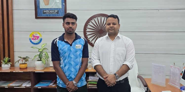 कटेया के लाल रितेश कुमार प्रभात को डीएम ने किया सम्मानित, बॉक्सिंग में जिले का बढ़ाया मान