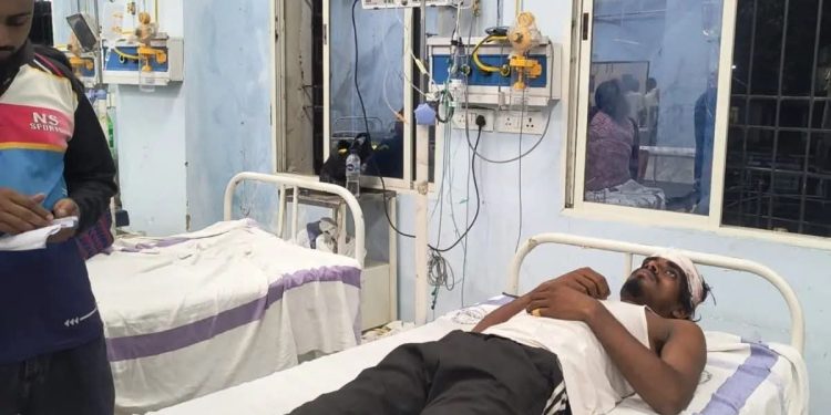 गोपालगंज: मुहर्रम के ताजिया जुलूस में खूनी वारदात, युवक पर चाकू से हमला, सिर पर गंभीर चोट