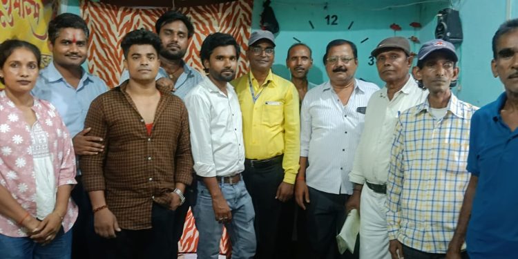 मां गायत्री फिल्म प्रोडक्शन व वी-टेक वर्ल्ड की हुई बैठक, फिल्म रिलीज करना होगा आसान