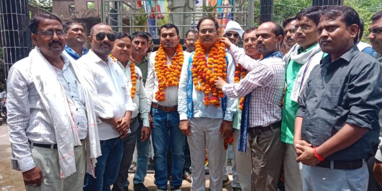 गुलाब वर्मा बने बसपा के नए जिलाध्यक्ष, अंबेडकर पार्क में बाबा साहेब को दी पुष्पांजलि