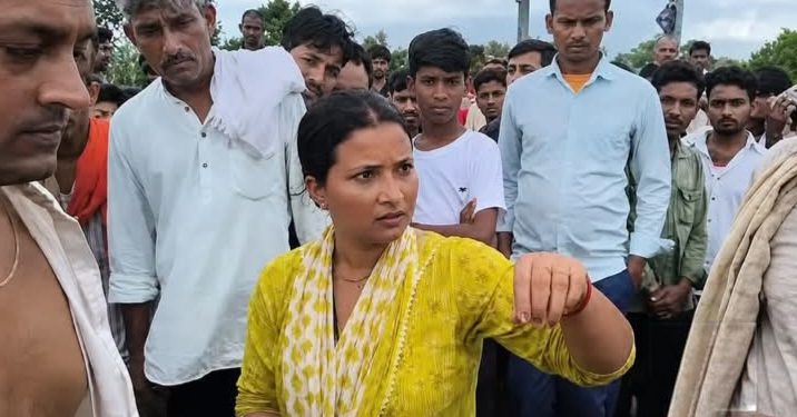 ट्रेन के इंजन के आगे खड़ी हो गई महिला दरोगा, सफर में हुई ऐसी घटना की एक घंटे तक रोककर रखी ट्रेन, बिहार का अजीब मामला