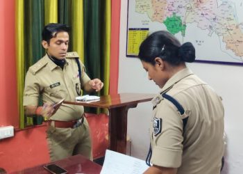 पुलिस केंद्र गोपालगंज में आयोजित हुआ ‘लाइन डे’, पुलिसकर्मियों की समस्याओं के त्वरित समाधान पर दिया गया जोर।