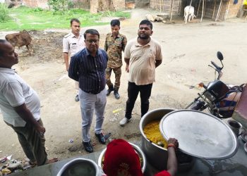 DM के निर्देश पर SDO का एक्शन मोड: भैंसही पंचायत में योजनाओं का औचक निरीक्षण, दिए सख्त निर्देश