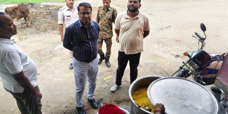 DM के निर्देश पर SDO का एक्शन मोड: भैंसही पंचायत में योजनाओं का औचक निरीक्षण, दिए सख्त निर्देश