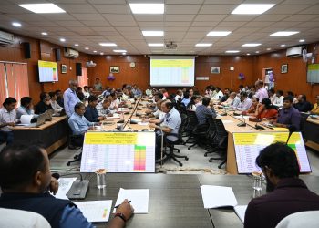 गोपालगंज में सड़क सुरक्षा को लेकर प्रशासन सख्त, हर माह होगी समीक्षा बैठक; दुर्घटनाएं रोकने के लिए बनेगा एक्शन प्लान