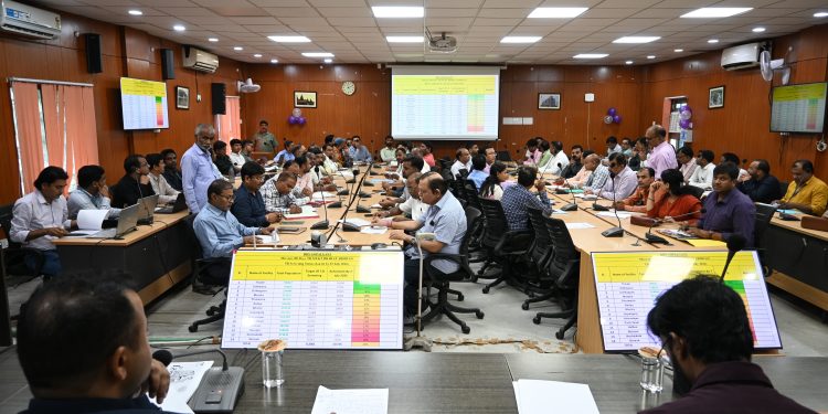 गोपालगंज में सड़क सुरक्षा को लेकर प्रशासन सख्त, हर माह होगी समीक्षा बैठक; दुर्घटनाएं रोकने के लिए बनेगा एक्शन प्लान