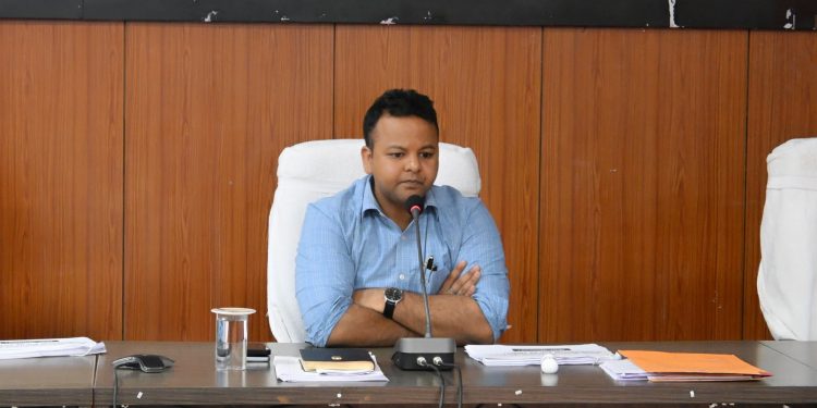 प्रोजेक्ट मॉनिटरिंग ग्रुप की बैठक में निर्माणाधीन योजनाओं की हुई गहन समीक्षा, बाधाओं के त्वरित समाधान के दिए निर्देश