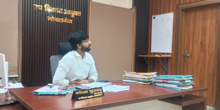 वीसी के माध्यम से हुई समीक्षा बैठक, शौचालय निर्माण, ग्रामीण आवास, स्वच्छता और NAMASTE योजना की प्रगति पर दिए सख्त निर्देश