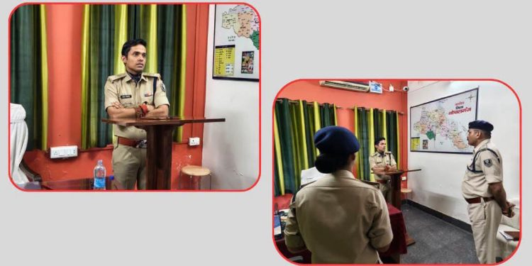 पुलिस केंद्र गोपालगंज में आयोजित कार्यक्रम में शस्त्रिका एवं अनुरोध कक्ष का संचालन, त्वरित समाधान के दिए निर्देश