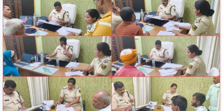 पुलिस कार्यालय गोपालगंज में आयोजित जनसुनवाई में पहुंचे फरियादियों की शिकायतों पर शुरू हुई नियमानुसार कार्रवाई