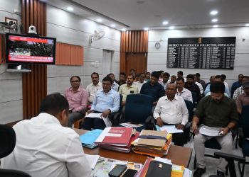 गोपालगंज में शिक्षा व्यवस्था को लेकर डीएम सख्त, एक सप्ताह में पूरा करें नामांकन लक्ष्य, लापरवाही पर होगी कार्रवाई