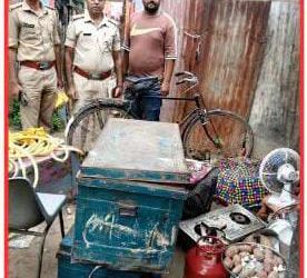2012 के अपहरण मामले में न्यायालय के आदेश पर पूर्वी चंपारण के रक्सौल में हुई कुर्की की कार्रवाई, विधि-सम्मत प्रक्रिया का किया गया पालन।