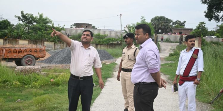 तटबंध पूरी तरह सुरक्षित, अधिकारियों को 24×7 निगरानी और आपदा प्रबंधन संसाधन हर समय तैयार रखने के निर्देश