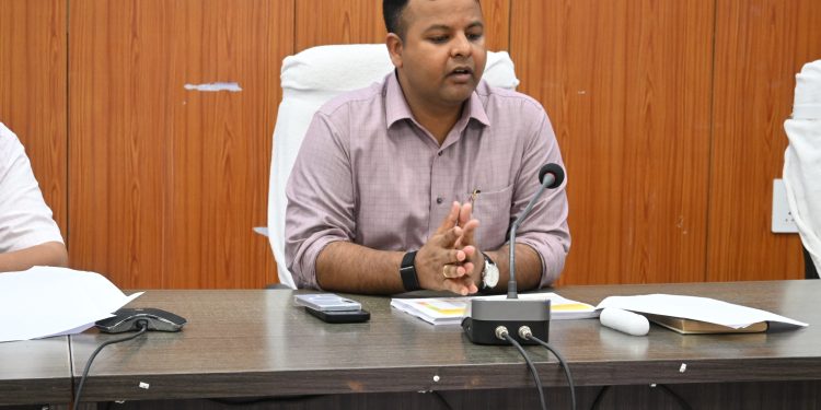 बेहतर स्वास्थ्य सुविधा और त्वरित इलाज को लेकर प्रशासन सख्त, छह सप्ताह में 733 गंभीर मरीजों का हुआ इलाज, अंतिम सप्ताह में 181 गंभीर मरीज पहुंचे सदर अस्पताल